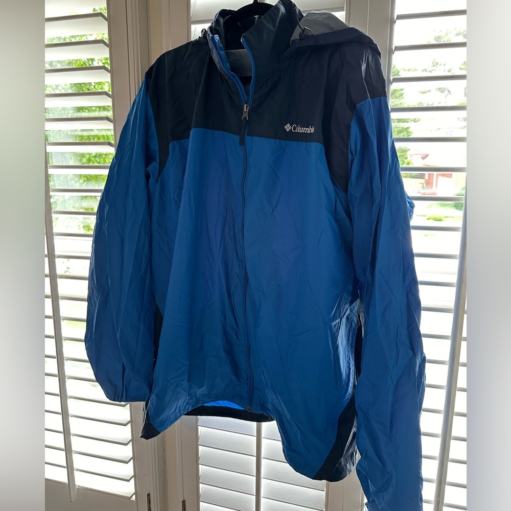 Rain jacket/Wind breaker